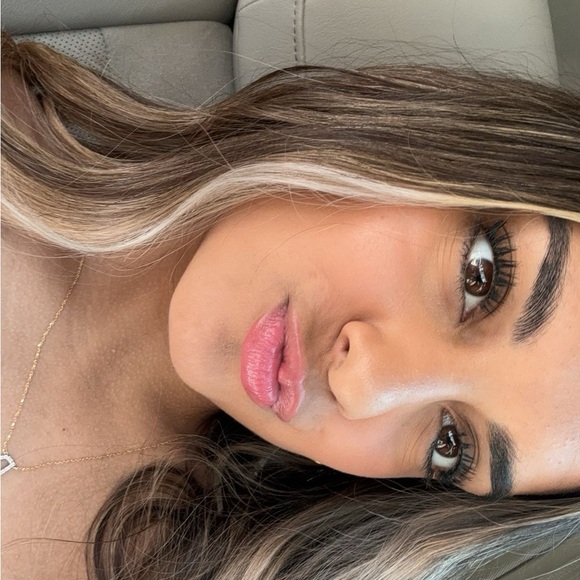 Meet your Posher, Trinity - Picture 1 of 1